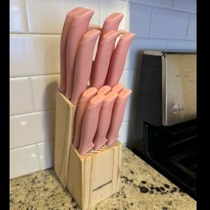 Farberware PINK 14 Piece Soft Grip Cutlery Set with Wood Block